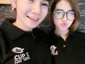 【WPT扑克】必朝聖！泰國咖啡店，滿滿正妹店員「低胸背心」還又甜死人的笑容，多看一眼就要蛀牙了